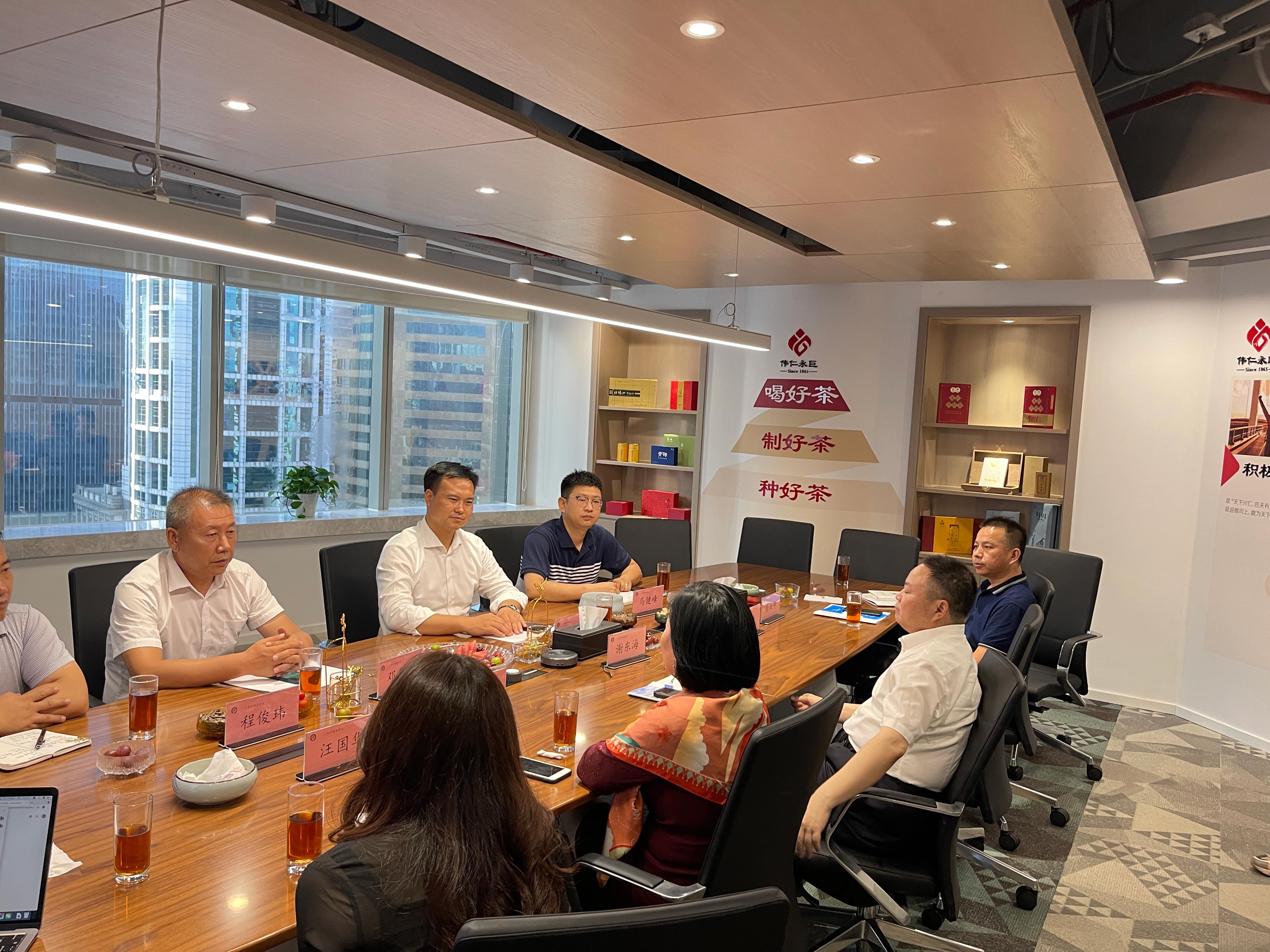 新疆庫(kù)爾勒市委常委、副市長(zhǎng)蔣桂軍同志一行到訪偉仁永巨商談